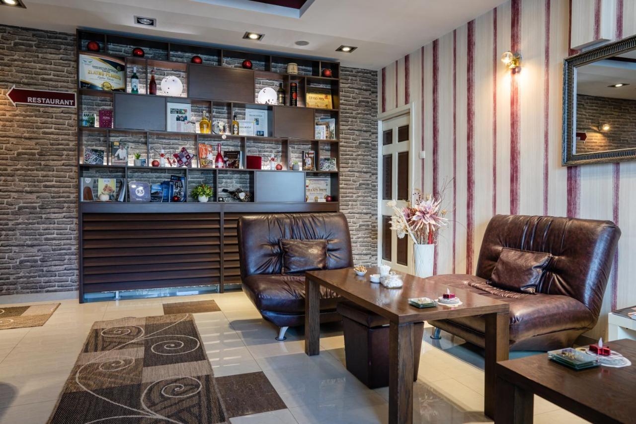Garni Hotel 018 In Ниш Экстерьер фото