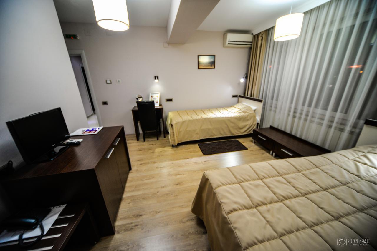 Garni Hotel 018 In Ниш Экстерьер фото