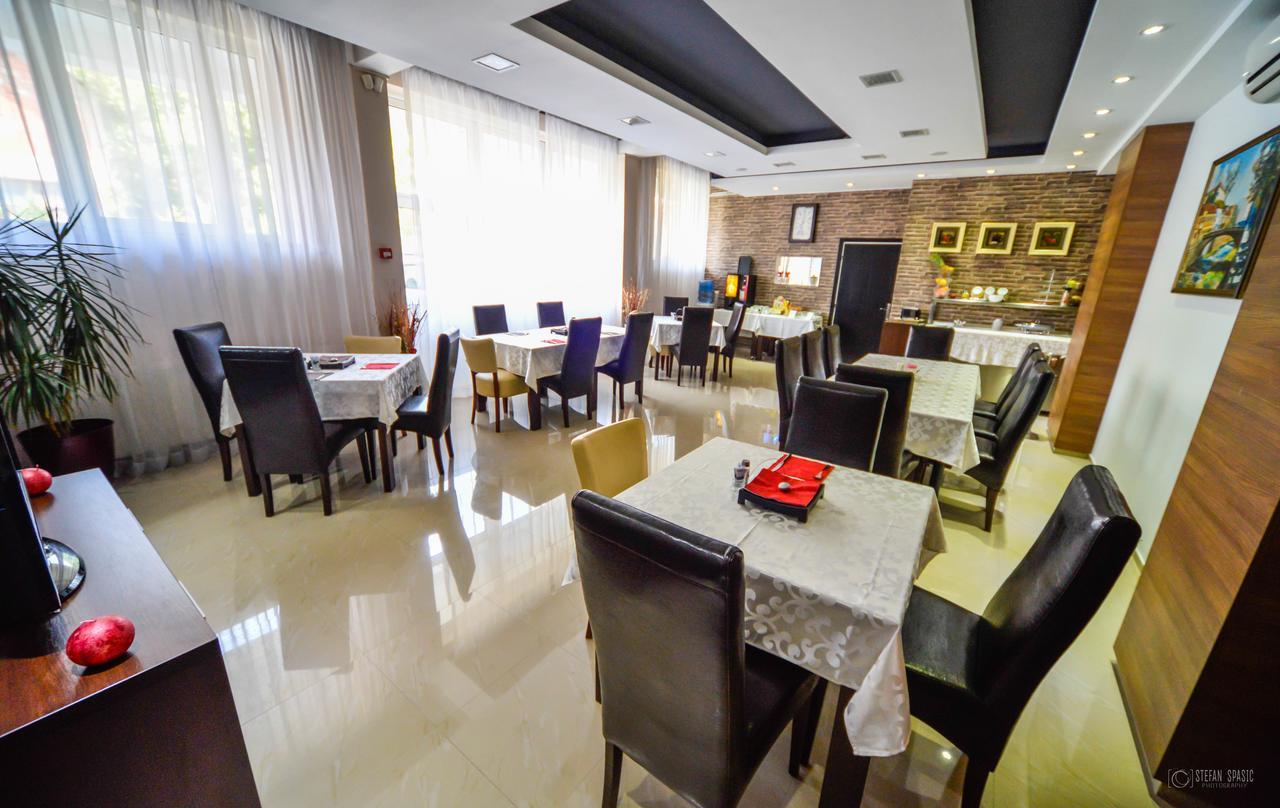 Garni Hotel 018 In Ниш Экстерьер фото